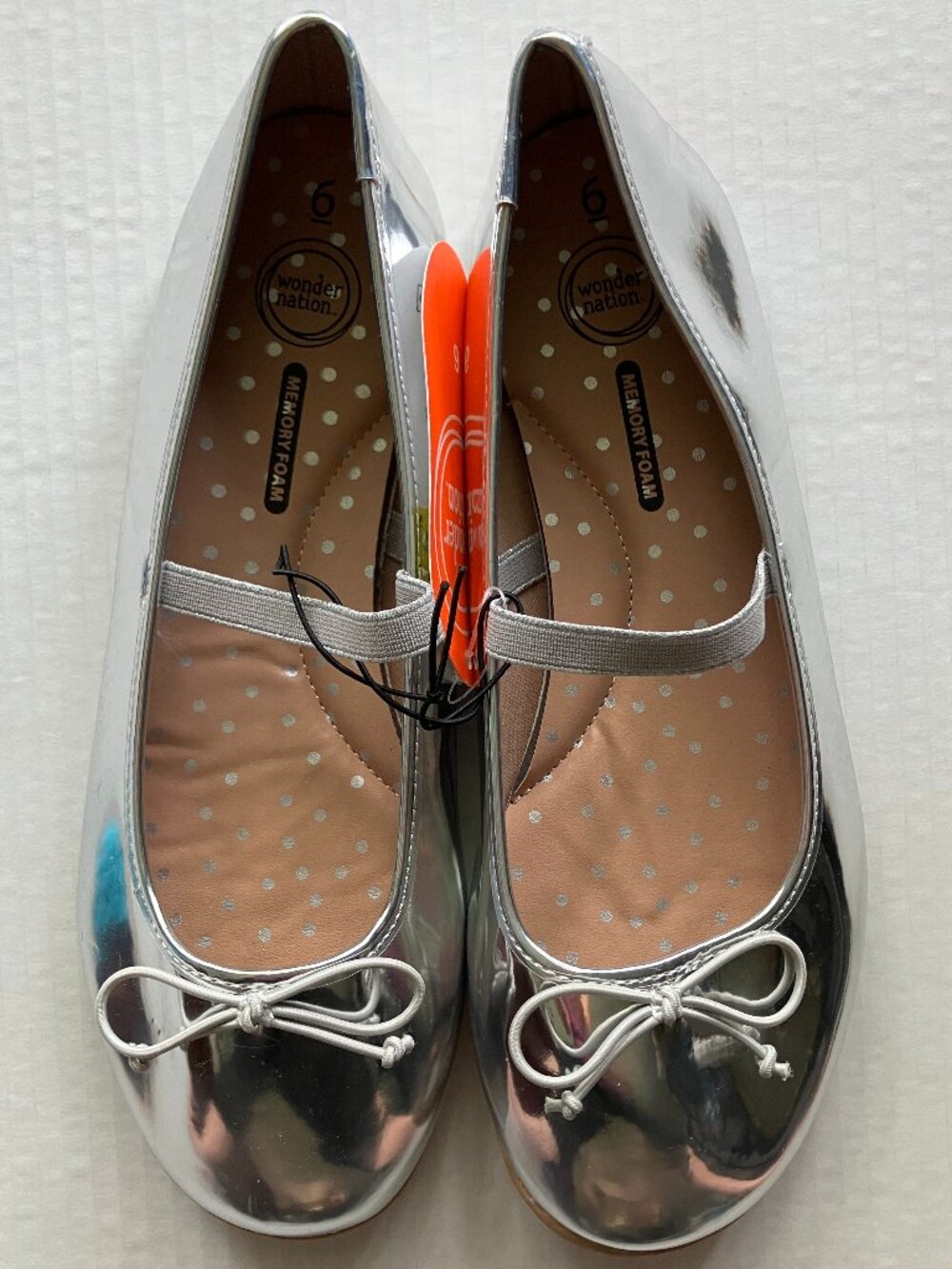 Size: 6 Wonder Nation Girls Bow Metallic Silver Ballet Flats
